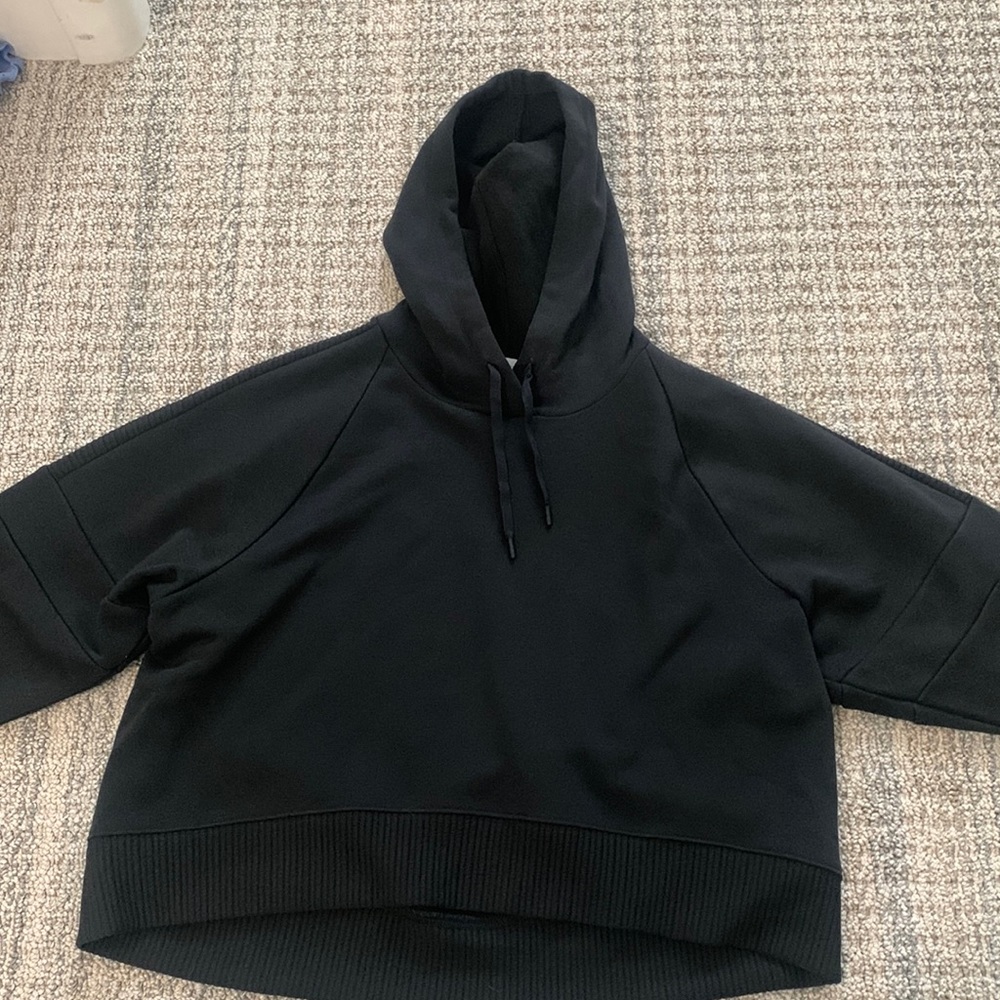 Black cropped DSG hooddie